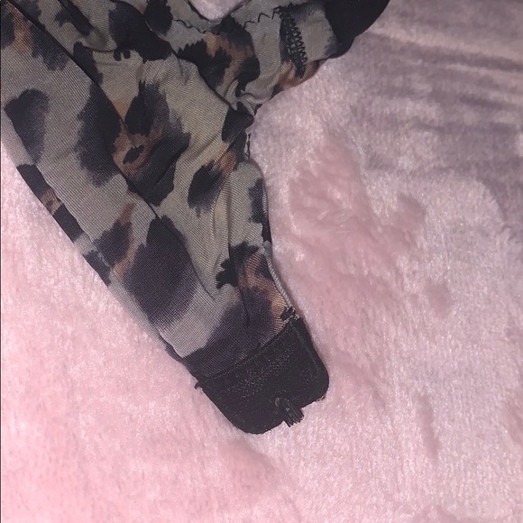 Victoria Secret Cheetah Print Bra - Picture 5 of 6